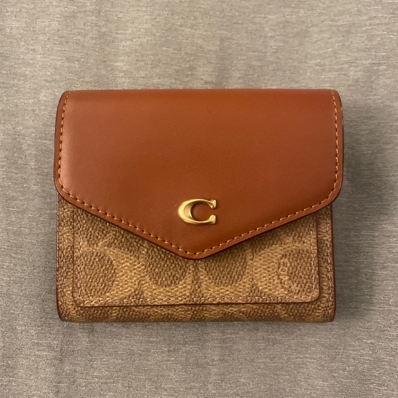 Wallet - Picture 1 of 5